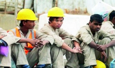 حصري..موظف بخدمة الإسعاف يكشف دفن 3 عمال نيباليين مصابين بـ