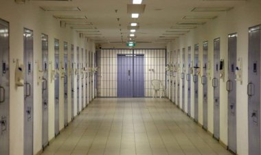 وسط تفشي كورونا بسجون قطر... مواطن قطري يكشف تعرض السجينات للاغتصاب والتعذيب ويطالب السلطات بالإفراج عنهن