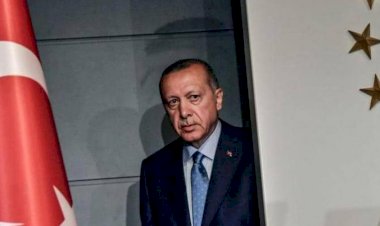 تأمين وزير دفاع أردوغان في طرابلس بأسلحة تركية