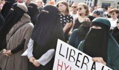 تقرير يوناني يكشف العلاقة الألمانية السرية بالإخوان وقطر