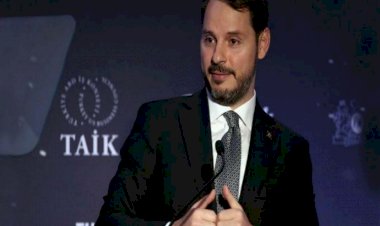 أردوغان يخسر رجاله.. هل ضحى الرئيس التركي بـ«البيرق» أم استقال؟