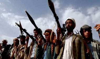 خبراء: آلاف النازحين في مأرب مستهدفون من قذائف الحوثي