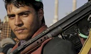 باحث يمني: ميليشيا الحوثي الإرهابية تهدد أهالي صنعاء بالطرود الفارغة