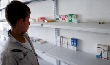 التهريب كلمة السر.. كيف تقف إيران وراء أزمة الدواء في لبنان؟