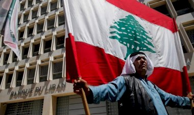 اللبنانيون على حافة كارثة أكبر من انفجار مرفأ بيروت