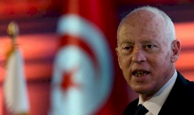 سعيد يجدد مواجهته للإخوان.. أحزاب سياسية تونسية تدعم قرارات الرئيس الجديدة