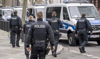 مداهمة واسعة لشبكة متطرفة لغسيل أموال نقلت الملايين إلى تركيا وسوريا