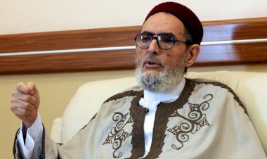 خبراء ليبيون: الصادق الغرياني يعمل لصالح الإرهاب بدعم سرقة ونهب الشعب