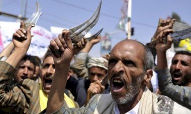 بعد مهلة التحالف له.. يمنيون ينتفضون في وجه الحوثي