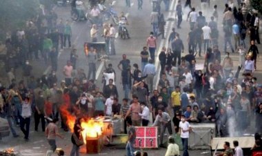 إهدار آلاف المليارات وانهيار الاقتصاد.. أبرز أوجه فشل النظام الإيراني