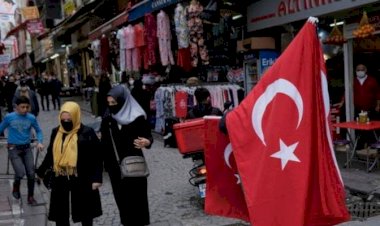 بعد موجة تضخم قياسية.. الأتراك يترقبون موجة ارتفاع أسعار جديدة