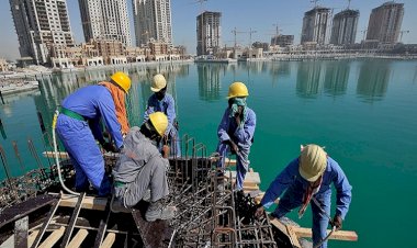 جحيم على الأرض.. العمال في قطر يعملون حتى الموت