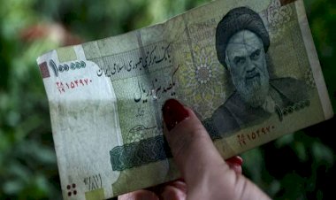 الاقتصاد يدفع الثمن.. انهيار عملة إيران أمام الدولار