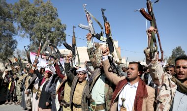 نهب بالمليارات.. أموال المتقاعدين في جيوب الحوثيين