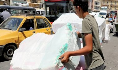 يعملون ليل نهار لكسب العيش.. أطفال العراق يدفعون ثمن الفساد وصراعات السياسيين