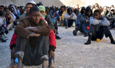 جرائم ضد الإنسانية.. ماذا يحدث داخل مراكز احتجاز المهاجرين في ليبيا؟