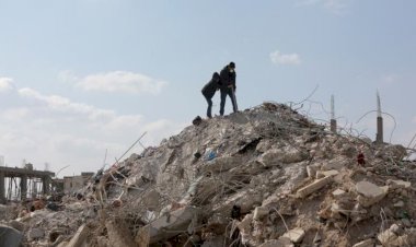 غارات على معسكرات الحوثيين.. غارات أمريكية - بريطانية تدمر ترسانة صاروخية تحت الأرض