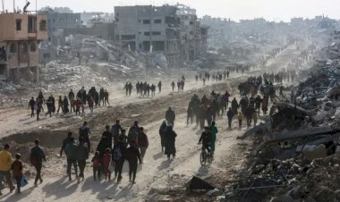 غزة تحت الأنقاض.. النازحون الفلسطينيون يعودون لبقايا منازلهم في الشمال بعد الهدنة