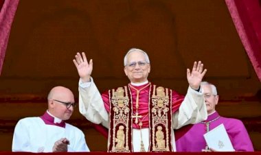 بابا الفاتيكان.. زعيم بلا راتب في دولة تُغني عن المال