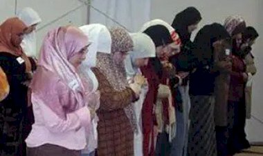 تعيين نساء كأئمة جوامع في العراق.. كسر للمحظورات أم ستار للفساد؟