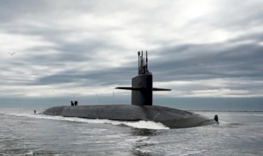 تحركات رمزية أم تصعيد جديد.. تفاقم التوترات الأمريكية الروسية النووية