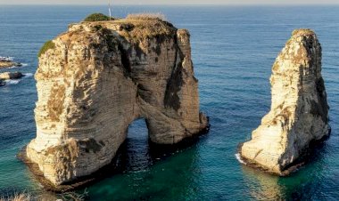 تكريم أم استفزاز.. صورة حسن نصر الله على صخرة الروشة.. تشعل جدلًا في بيروت