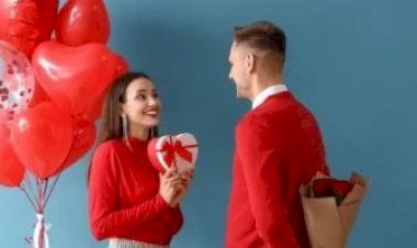 عيد الحب المصري.. رسائل تهنئة بكلمات صغيرة تحمل دفء العالم