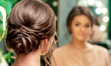 تسريحات ذكية تخفي فراغات مقدمة الشعر وتمنحك كثافة طبيعية