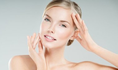 نعومة طبيعية بلا مواد كيميائية.. وصفات فعّالة لإزالة الجلد الميت