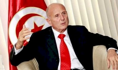 من معارض تاريخي إلى واجهة لجبهة الإخوان.. من هو أحمد نجيب الشابي؟ 