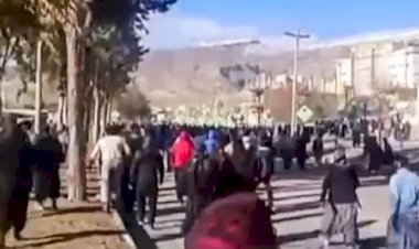 إيران على صفيح ساخن.. توسع الاحتجاجات الاقتصادية وقمع أمني 