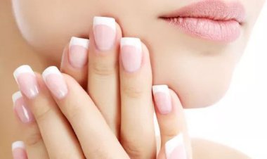 أسرار الأظافر القوية.. خطوات يومية ووصفات طبيعية تمنع التقصف والتكسر