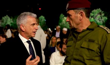 مدير الموساد في واشنطن وتعزيزات أمريكية عسكرية بالشرق الأوسط.. هل يستعد ترامب لضرب إيران؟