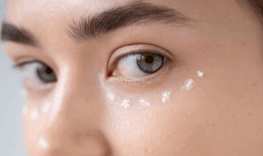 وصفات طبيعية تعيد إشراقة العين وتُخفي الهالات السوداء دون تكلفة