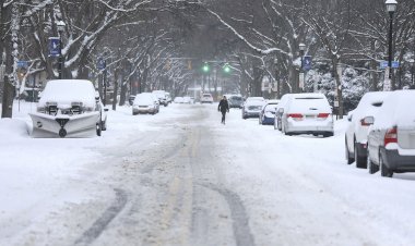 مع تساقط الثلوج.. موجة برد تحوّل نيويورك إلى لوحة بيضاء