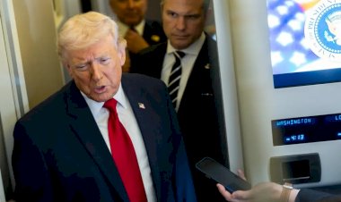 نشرة أخبار الأحد 8 مارس.. التصعيد العسكري ضد إيران يتصدر الصحف العالمية