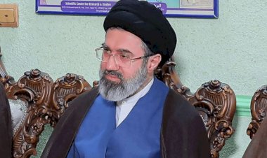 بعد تعيينه مرشدًا لإيران.. من هو مجتبى خامنئي؟