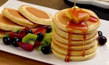 سحور 24 رمضان.. طريقة سهلة ولذيذة لعمل بان كيك بالعسل والمربى