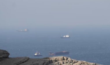 أبرز ما ورد في الصحف الأجنبية الأحد 19 إبريل..مضيق هرمز يشتعل مجددًا.. واشنطن وطهران على حافة مواجهة بحرية واسعة