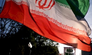 معارضة إيران في المنفى تبحث عن منصة موحدة بين الملكيين والجمهوريين