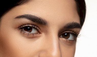 ودّعي فراغات الحواجب.. 4 خطوات تمنحكِ حواجب كثيفة وجذابة