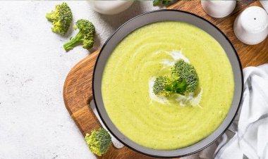 شوربة المشروم بالبروكلي والكريمة.. وصفة سريعة ولذيذة لا تفوتك