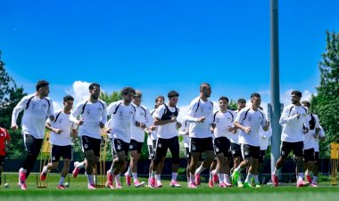 وصول بعثة مصر إلى سياتل استعدادًا لمباراة بلجيكا في المونديال