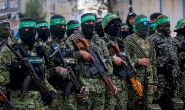 محلل سياسي فلسطيني: حماس تواجه اختبارًا مصيريًا بين التحول السياسي وضغوط نزع السلاح