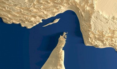 تحت حماية البحرية الأمريكية.. ناقلات النفط تعبر هرمز رغم ضغوط إيران
