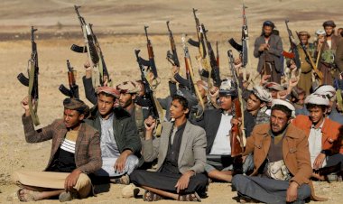 محلل في الشأن اليمني: تصعيد الحوثيين يرفع مخاطر المواجهة ويهدد أمن الملاحة في البحر الأحمر