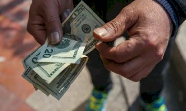 الريال الإيراني ينهار إلى قاع تاريخي.. الدولار يتجاوز 2.7 مليون ريال