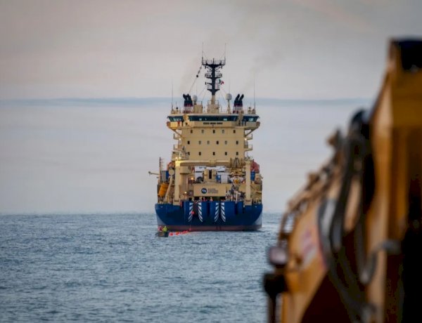 هجمات الحوثيين تعطل مسارات الإنترنت الدولية وتؤخر أكبر مشروع كابل بحري في العالم