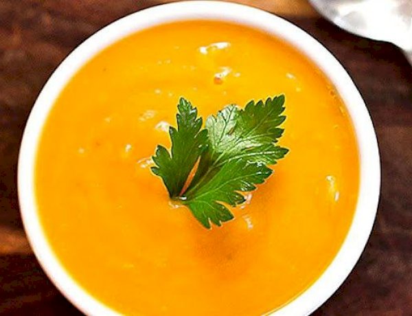 شوربة العدس الصحية.. طبق دافئ وغني بالفوائد