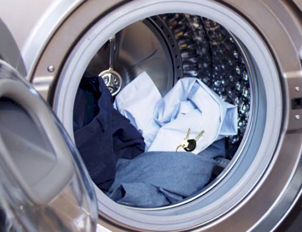 12 خطأ شائعًا يفسد ملابسك عند الغسل.. وكيف تتجنبيها بسهولة